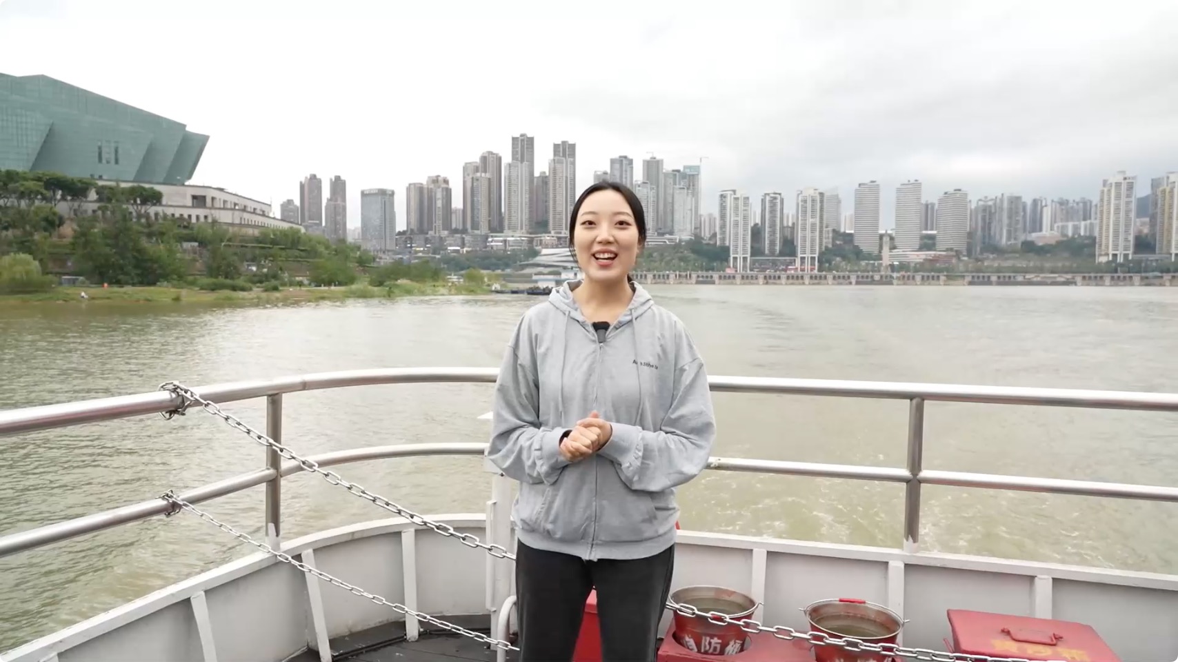 图4：外景老师孟芯竹.jpg